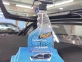 Meguiar's Chai xịt vệ sinh bề mặt kính xe hơi và khăn lau kính chuyên dụng (2 SP)